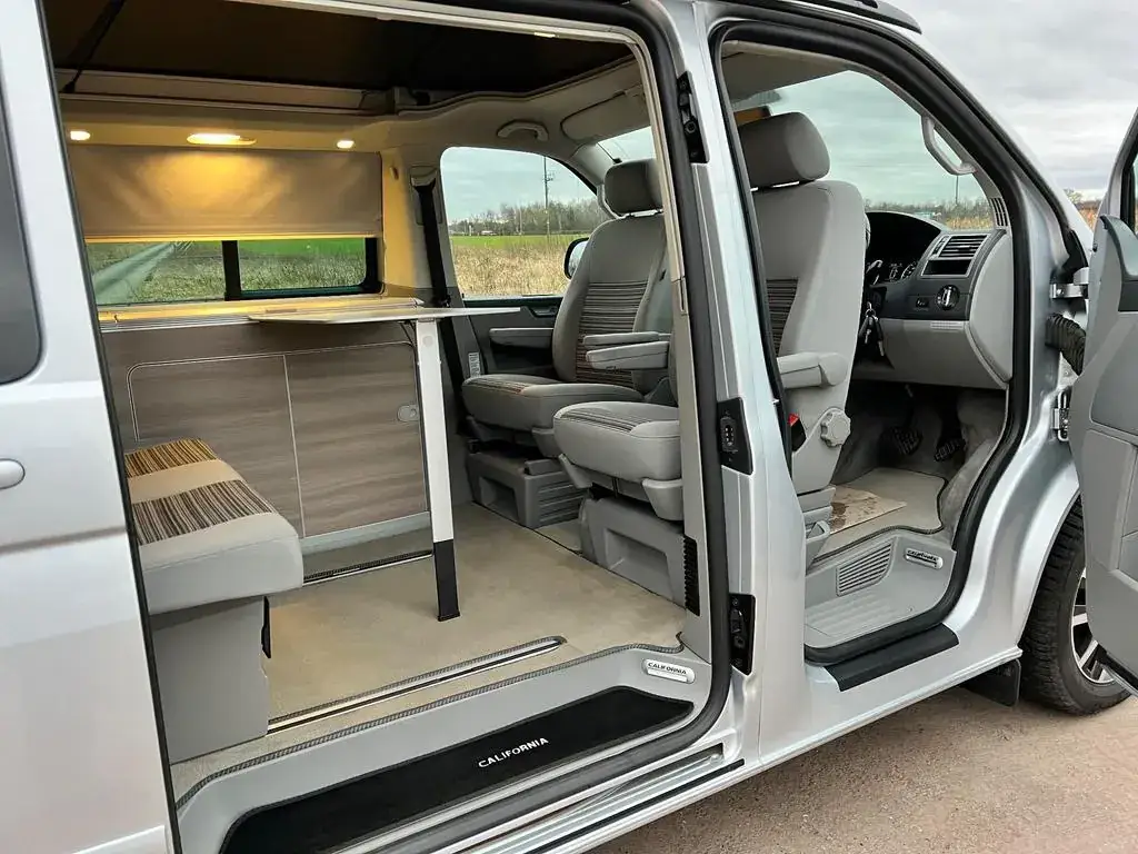 2013 Volkswagen California SE photo 4