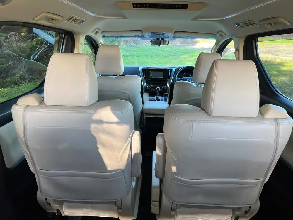 2016 Toyota Alphard Toyota Alphard 7-Seats Hybrid 2.4 5dr photo 12