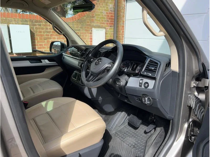 2016 Volkswagen Caravelle T6 2.0 BiTDI 4Motion DSG Campervan photo 6