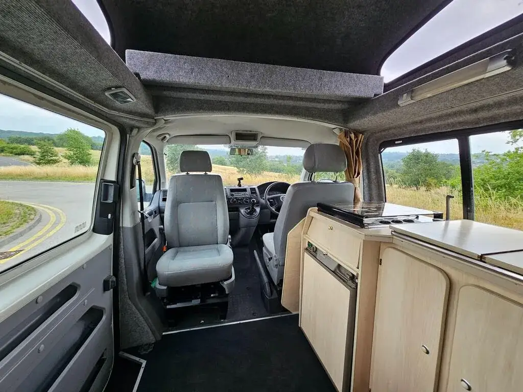 2005 Volkswagen Leisuredrive 1.9 TDi Campervan photo 2