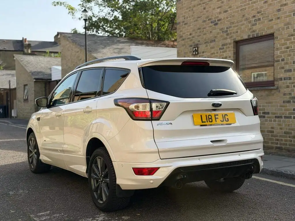 2017 Ford Kuga 2.0 TDCi ST-Line Powershift AWD Euro 6 (s/s) 5dr photo 8