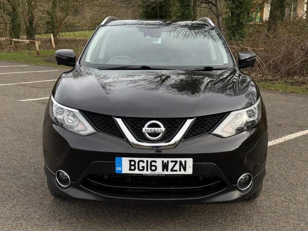 2016 Nissan Qashqai 1.6 dCi Tekna 2WD Euro 6 (s/s) 5dr photo 2