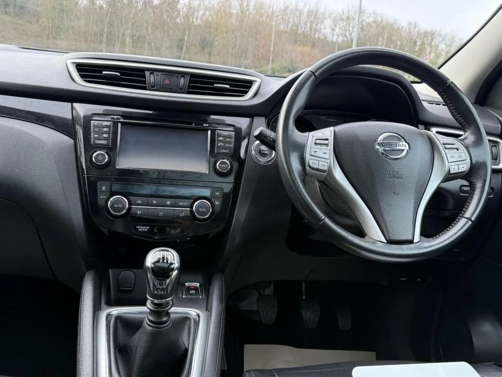 2016 Nissan Qashqai 1.6 dCi Tekna 2WD Euro 6 (s/s) 5dr photo 7
