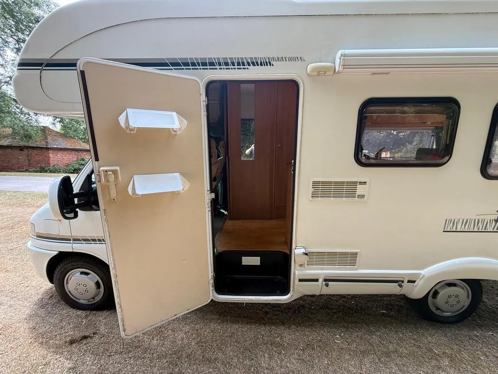 2001 Swift Gazelle F61 4 Berth Motorhome photo 4