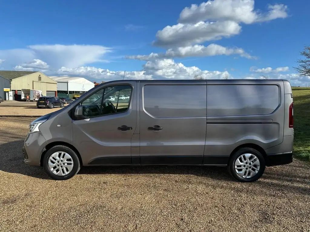 2020 Renault Trafic 2.0 dCi ENERGY 30 Sport EDC LWB photo 4