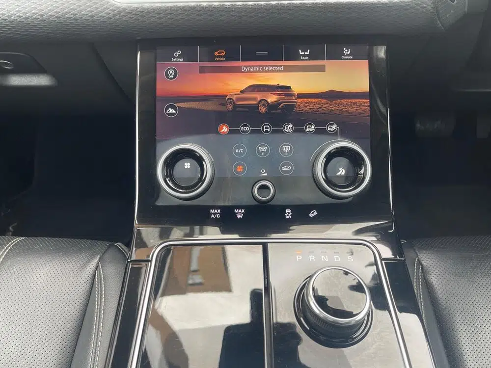 2018 Land Rover Range Rover Velar 2.0 D240 SE Auto 4WD Euro 6 (s/s) 5dr photo 9